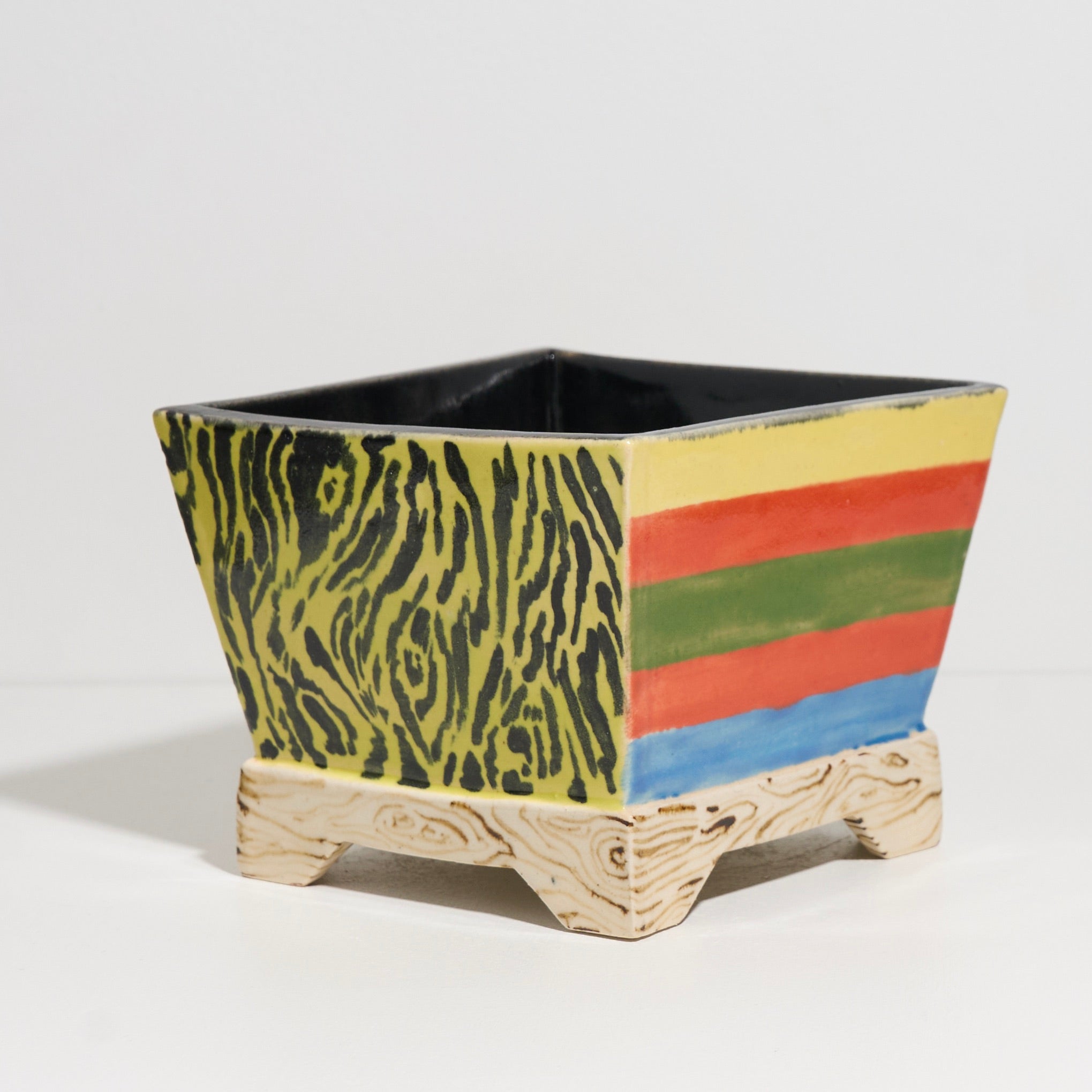 Four-sided Vessel