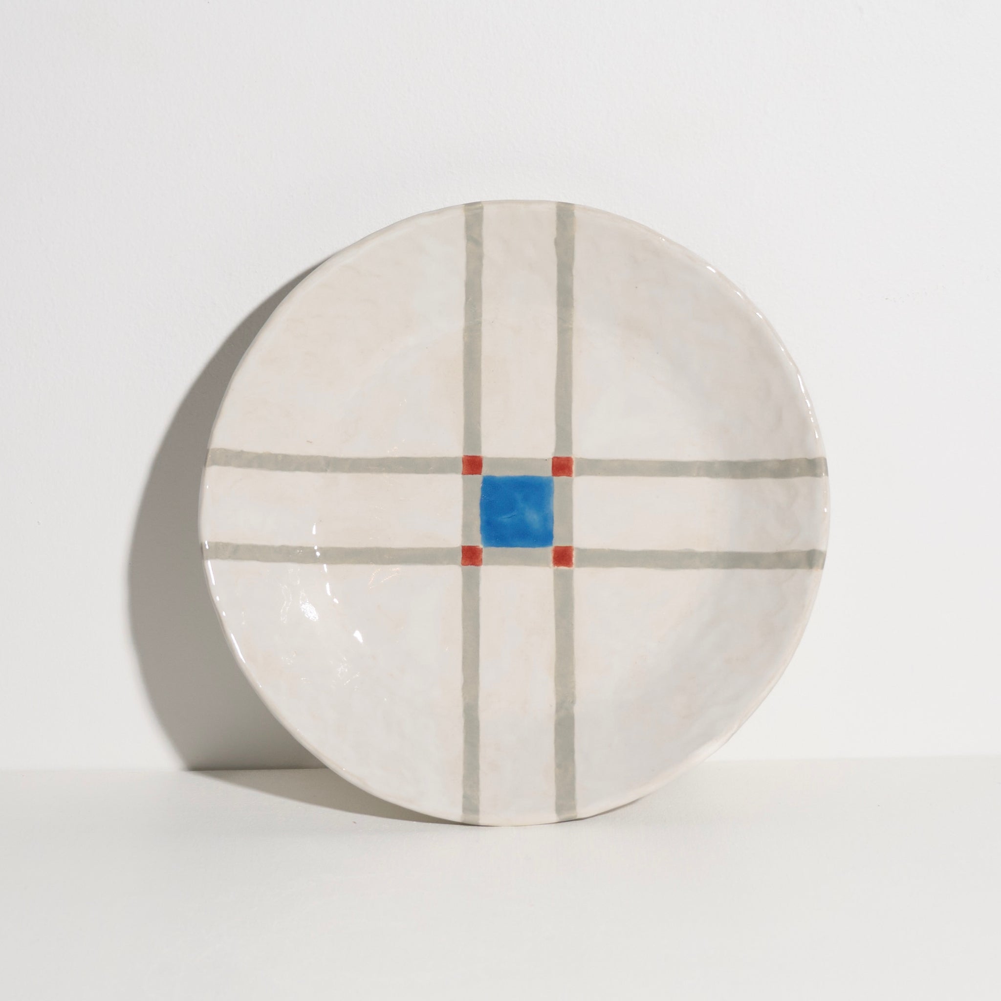 Plate with Crossing Lines (Grey)